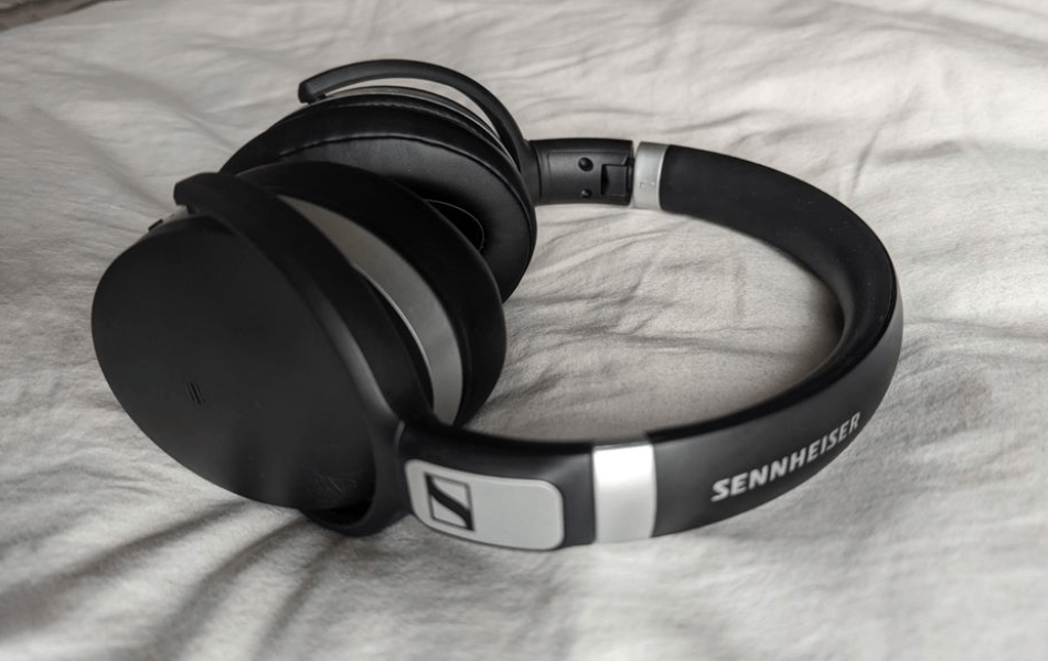 Headphone Bluetooth Sennheiser 4.50BTNC Ambientado